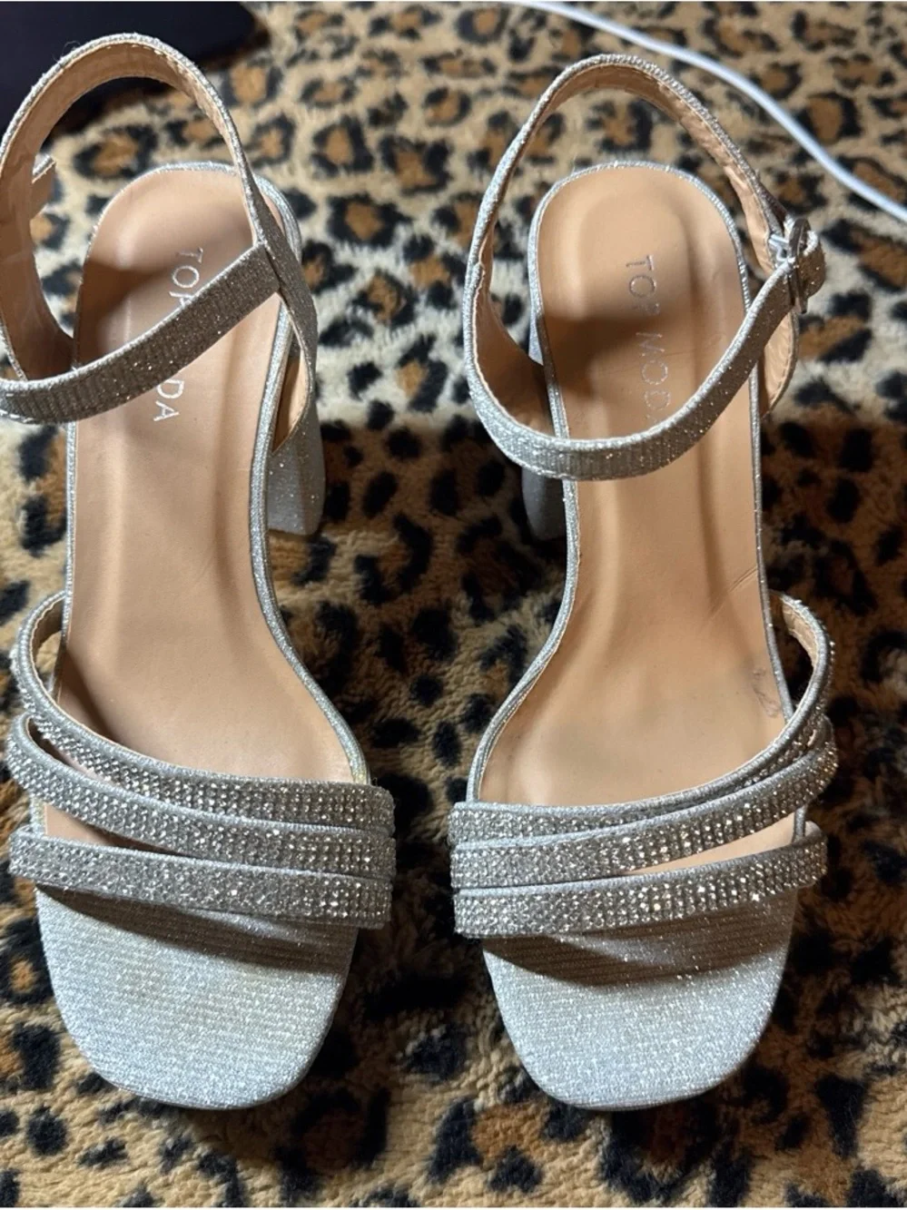 N/A shimmering silver